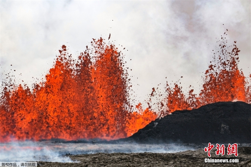 Vulcão islandês entra em erupção, com fissura de cerca de 3,4 quilômetros de comprimento