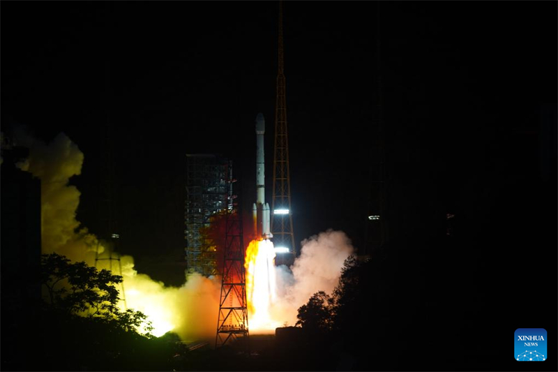 China lança satélite de comunicação para o Paquistão