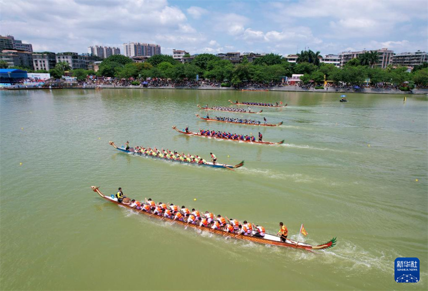 China recebe Festival do Barco-Dragão em todo o país