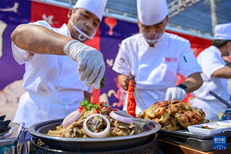 Xinjiang realiza primeiro concurso de culinária de carneiro Bashbay