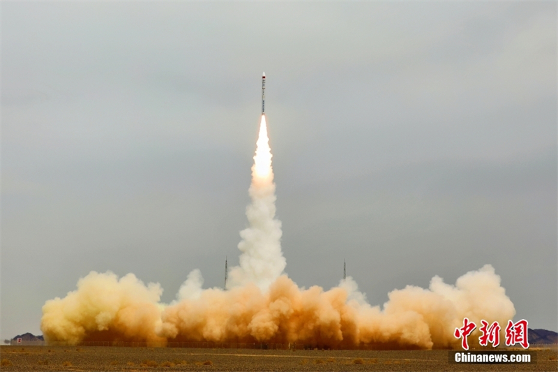 Foguete comercial chinês CERES-1 lança 3 satélites