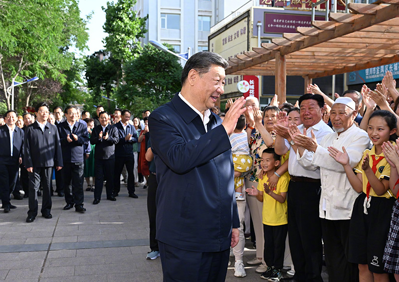 Xi Jinping inspeciona Ningxia, noroeste da China