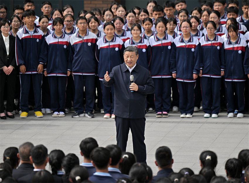 Xi Jinping enfatiza conservação da ecologia do Planalto Qinghai-Xizang e desenvolvimento de alta qualidade