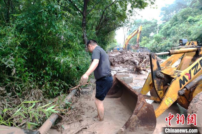 Chuvas torrenciais atingem várias regiões na província de Anhui
