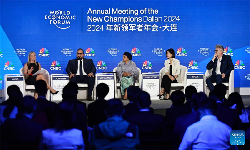 Fórum de Davos de Verão 2024 inaugurado em Dalian, na China