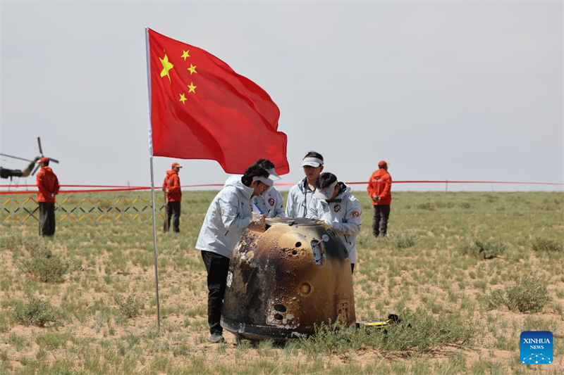 Sonda chinesa Chang'e-6 traz de volta primeiras amostras do lado oculto da Lua para a Terra