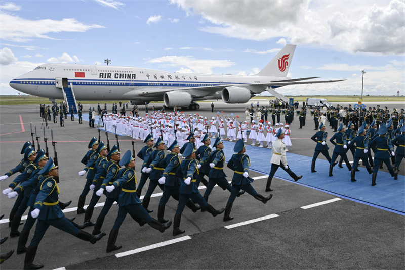 Xi Jinping chega ao Cazaquistão para 24ª reunião do Conselho de Chefes de Estado da OCS e visita de Estado