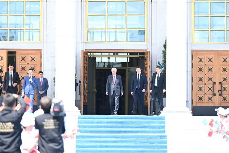 Xi Jinping chega ao Cazaquistão para 24ª reunião do Conselho de Chefes de Estado da OCS e visita de Estado