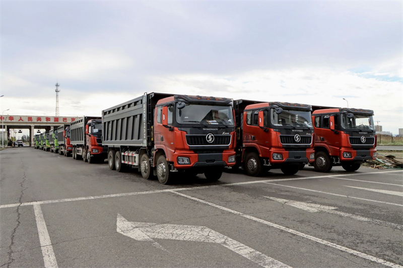 Tráfego de veículos de transporte na fronteira China-Cazaquistão no porto de Baketu ultrapassa 30.000 viagens