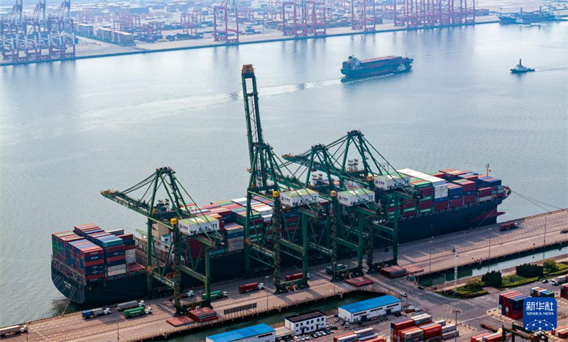 Volume de contêineres no Porto de Tianjin cresce 4,6% no primeiro semestre