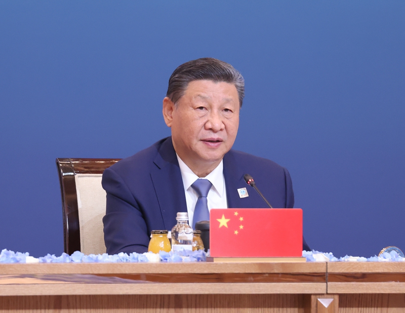 Xi Jinping participa da reunião da 