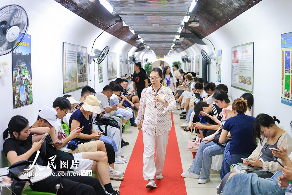 Nanjing libera abrigos de defesa aérea civil para população se proteger do calor