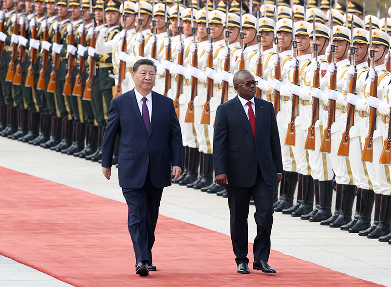 Xi Jinping realiza conversações com presidente da Guiné-Bissau