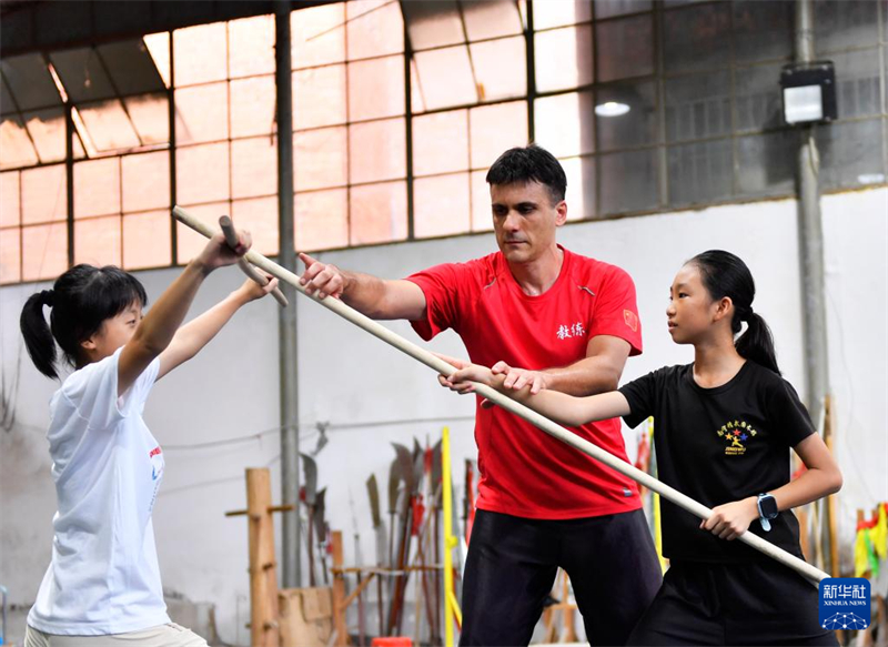 Brasileiro apaixonado pelo kung fu chinês pretende se tornar um embaixador cultural