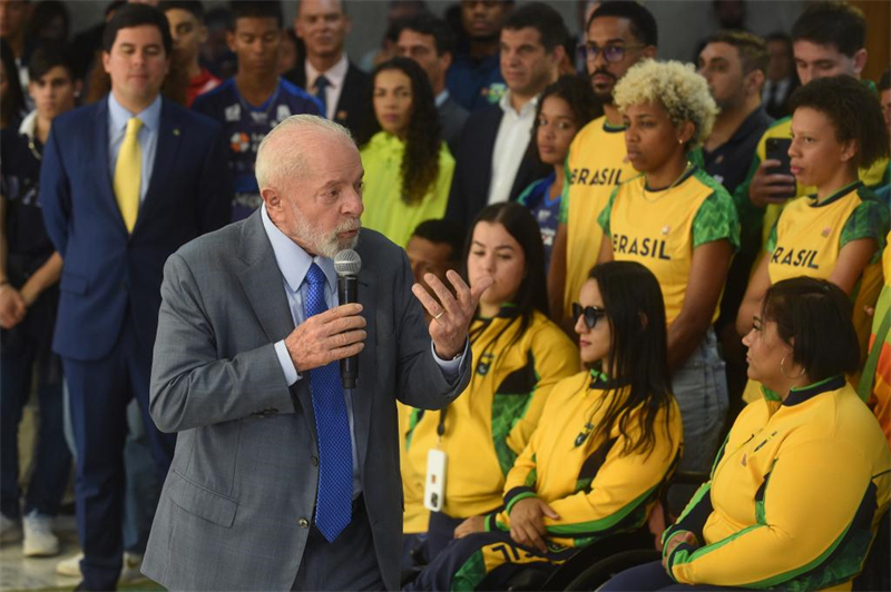 Lula recebe atletas que representarão Brasil nas Olimpíadas de Paris