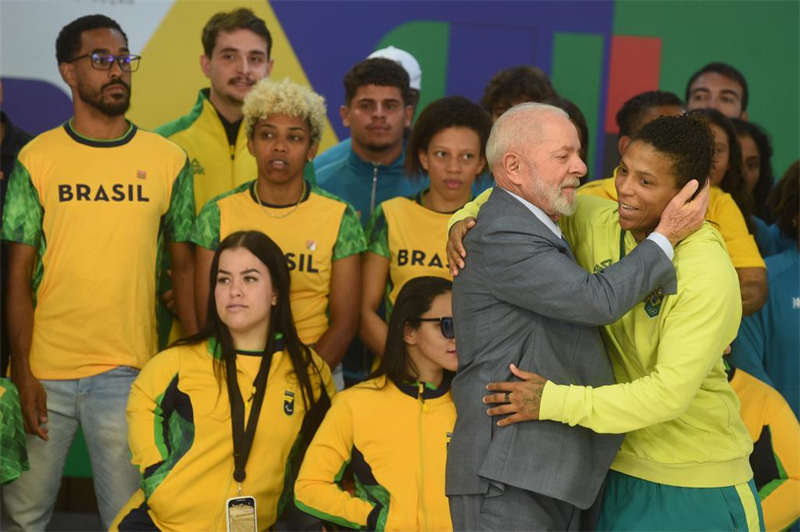 Lula recebe atletas que representarão Brasil nas Olimpíadas de Paris