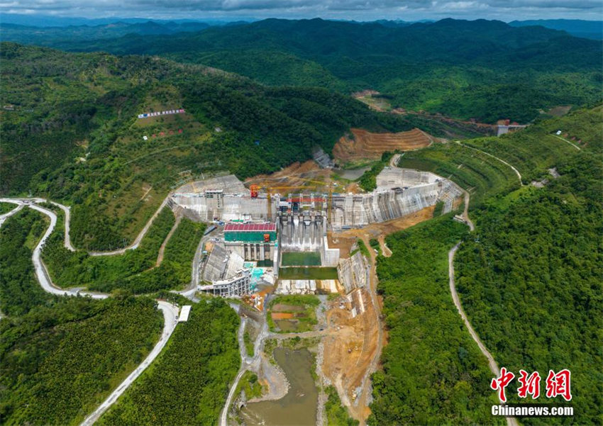 Hainan: Barragem principal do projeto Maiwan de conservação de água no rio Nandujiang é concluída