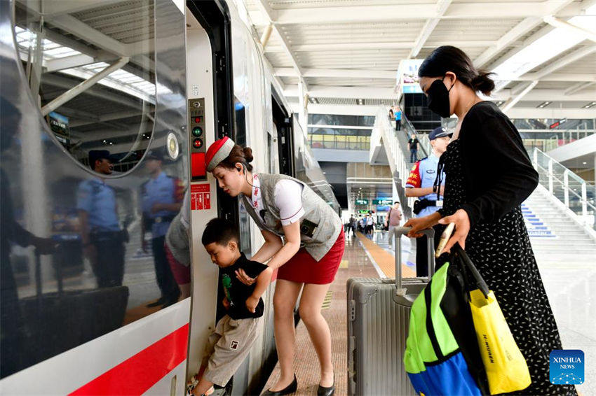 Ferrovia de alta velocidade de Rizhao-Lankao entra em pleno funcionamento