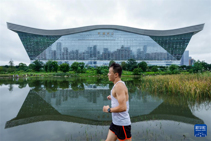 Corredor chinês apurado para a maratona amadora da Olimpíada de Paris