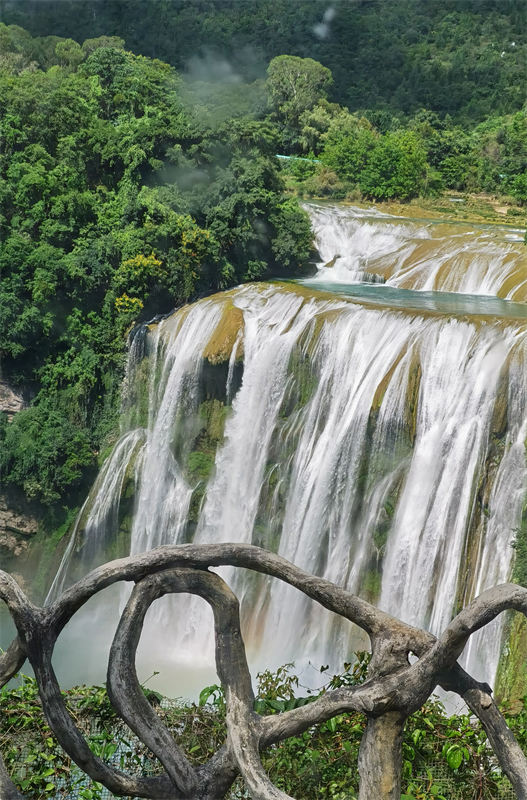 Galeria: paisagem espetacular da catarata de Huangguoshu