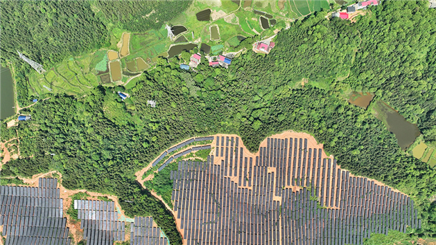 Geração de energia fotovoltaica promove revitalização rural em Jiangxi