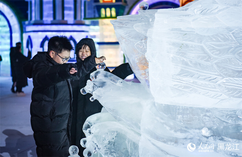 Galeria: chineses fogem do calor rumo à 