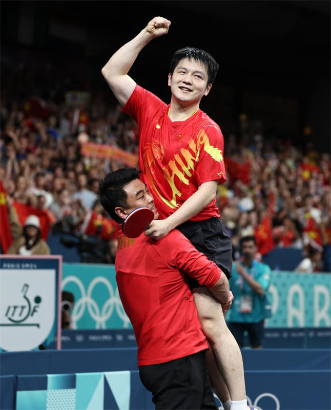 Paris 2024: mesatenista chinês Fan Zhendong ganha medalha de ouro no tênis de mesa individual masculino