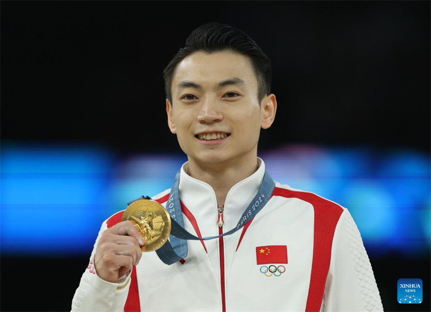 Pairs 2024: Zou Jingyuan é bicampeão olímpico nas barras paralelas da ginástica artística