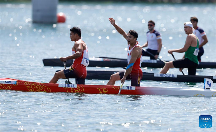 Paris 2024: Atletas chineses ganham ouro na final da canoagem velocidade C2 500m