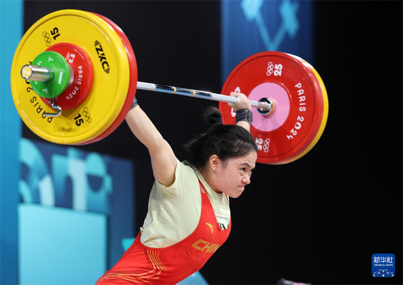 Paris 2024: Levantadora de peso chinesa Luo Shifang vence o ouro na categoria feminina de 59 kg