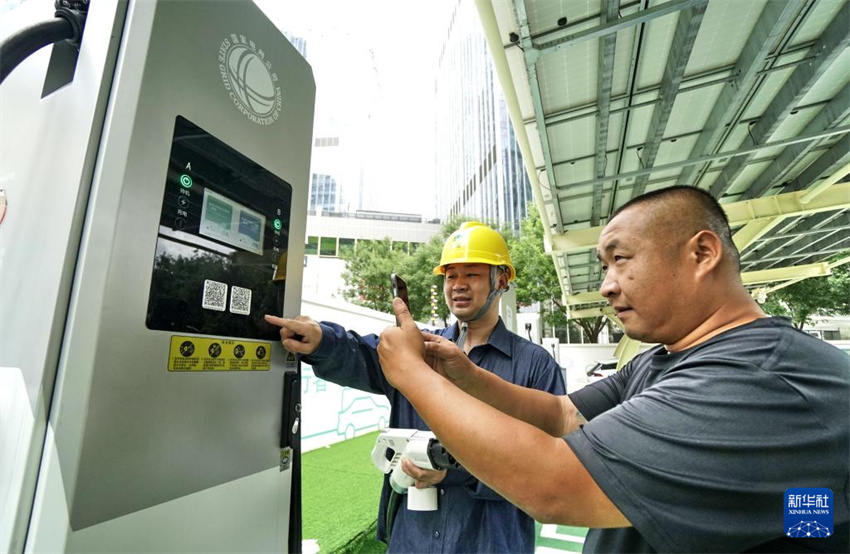 Estações de super-carregamento de automóveis instaladas em Beijing