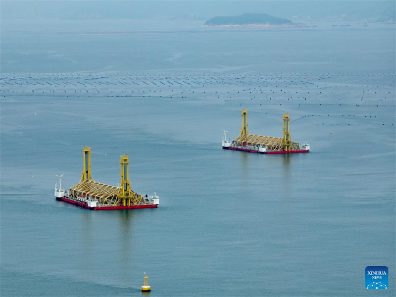 Condado de Lianjiang, leste da China, apoia construção de plataformas de aquacultura em águas profundas