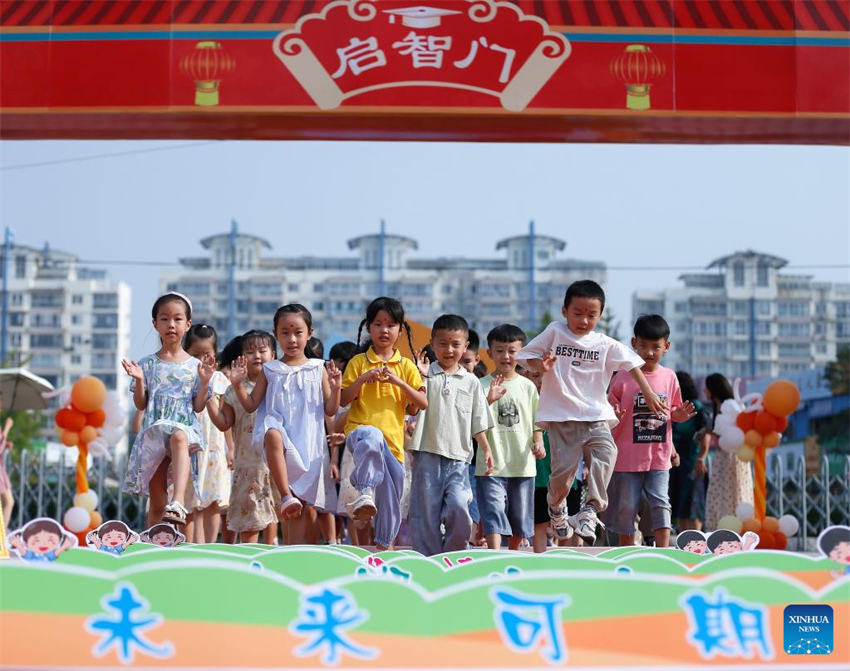 Galeria: escolas em toda a China realizam atividades para iniciar novo semestre letivo