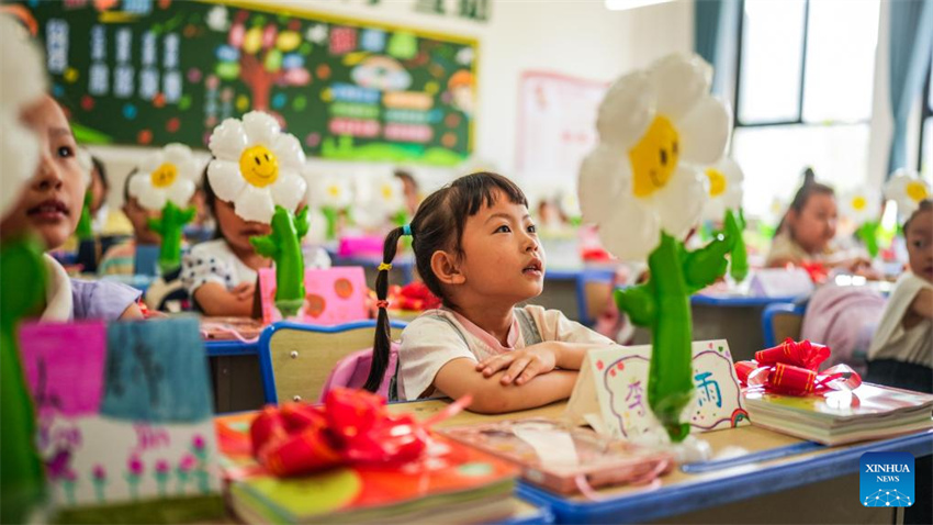 Galeria: escolas em toda a China realizam atividades para iniciar novo semestre letivo