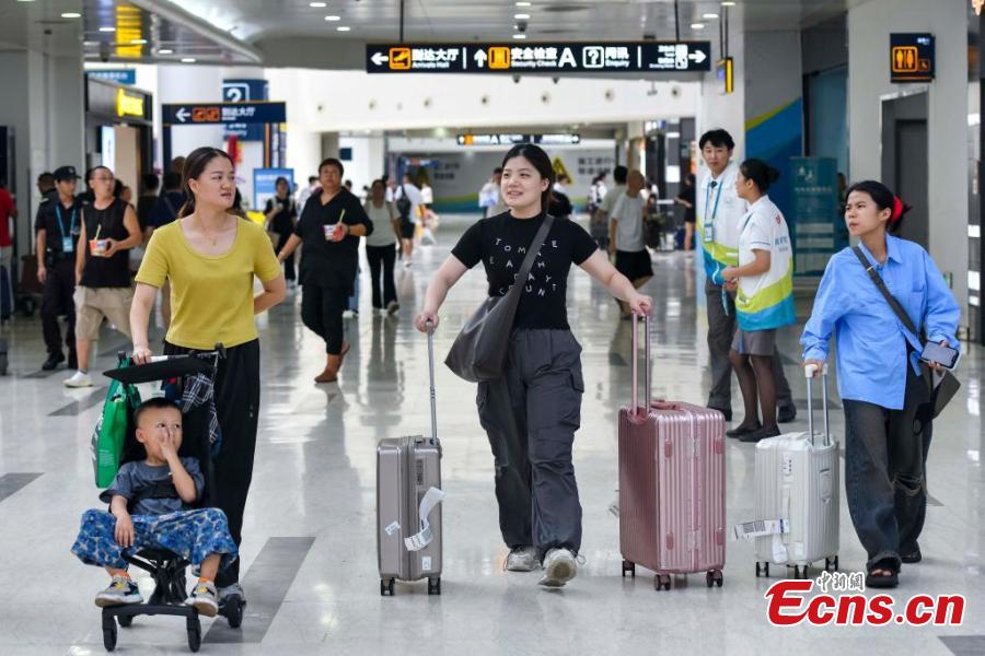 Aeroporto em Haikou retoma operação após supertufão Yagi