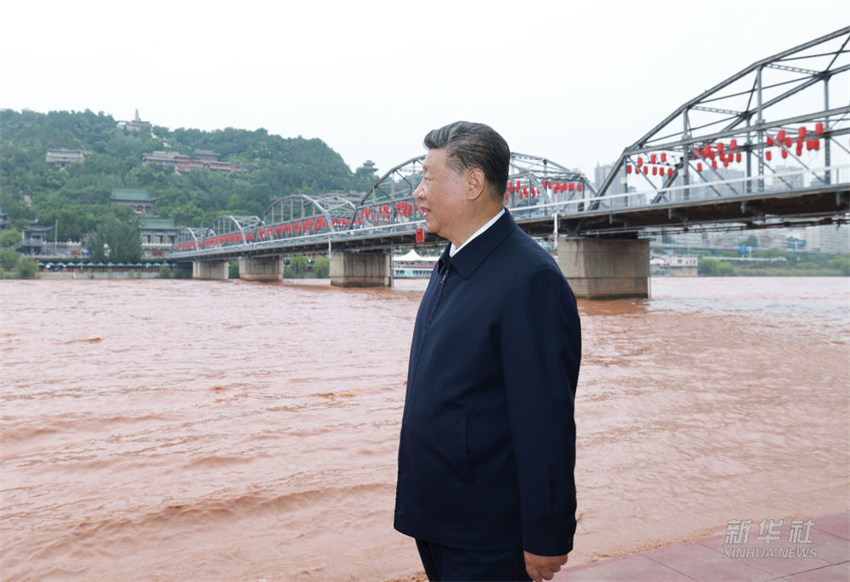 Xi Jinping inspeciona Lanzhou na Província de Gansu, no noroeste da China