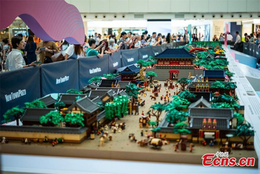 Maior LEGO do mundo 'Ao longo do Rio Durante o Festival de Qingming' é exibido em Hong kong