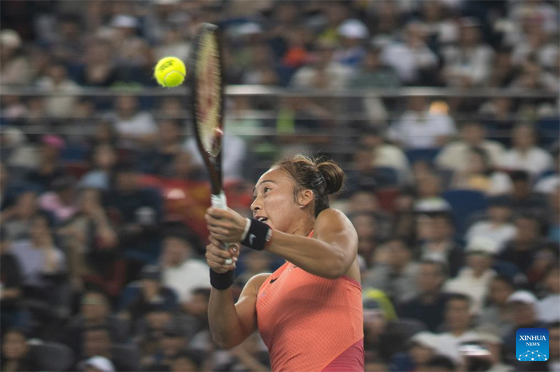 Aryna Sabalenka derrota Zheng Qinwen, vencendo Wuhan Open