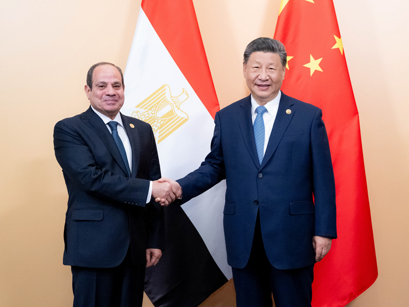 Xi Jinping reúne-se com presidente egípcio, Abdel-Fattah al-Sisi