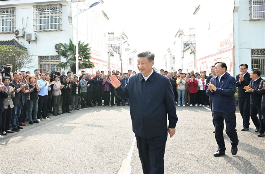 Xi Jinping inspeciona Província de Hubei, no centro da China