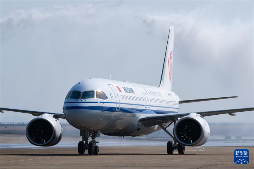 Avião comercial chinês C919 faz sua estreia na RAEM