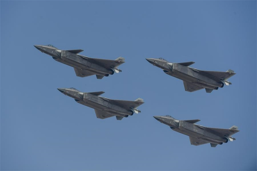 Zhuhai: caças furtivos da China e da Rússia encenam apresentação durante o Airshow China