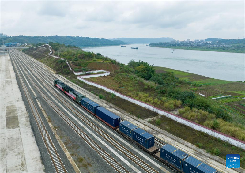 China Railway lança teste de transporte ferroviário para baterias de veículos elétricos