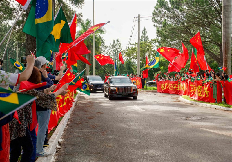 Xi Jinping deixa Brasília após cúpula do G20 e visita de Estado ao Brasil