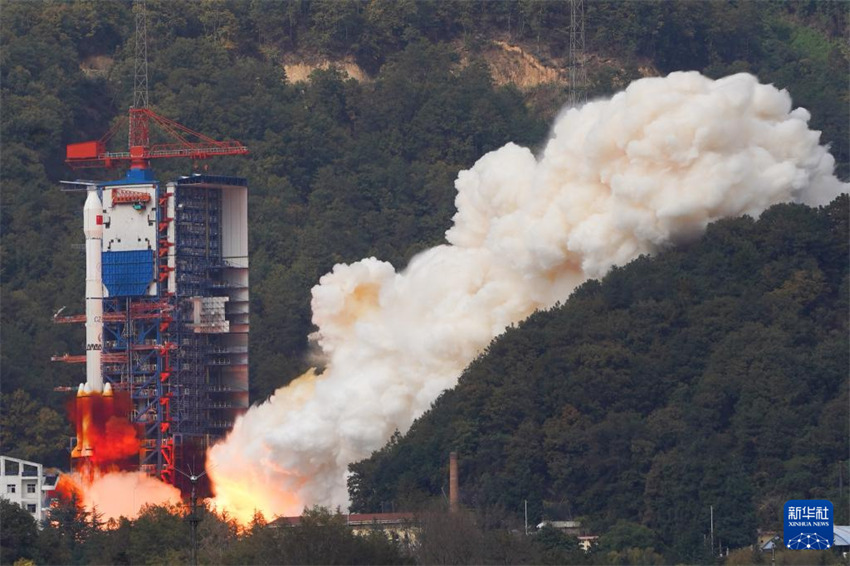 China lança novo satélite de teste de tecnologia de comunicação