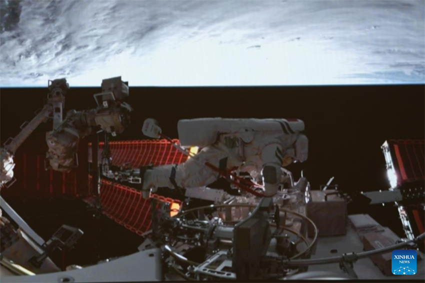 Tripulação da Shenzhou-19 conclui segunda série de atividades extraveiculares