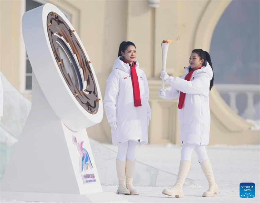 Chama para os 9º Jogos Asiáticos de Inverno é acesa em Harbin