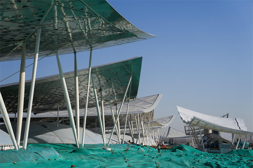 Centro de Transporte Integrado do subcentro de Beijing está em construção