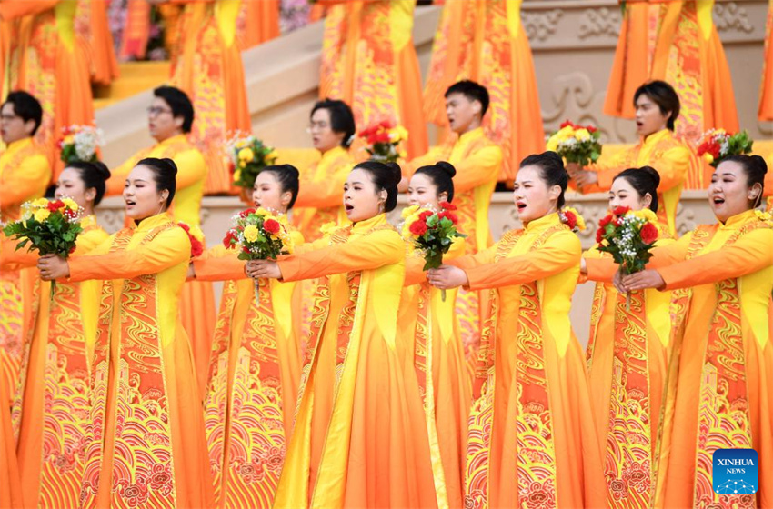 Grande cerimônia adora o lendário antepassado Huangdi em Henan, na China