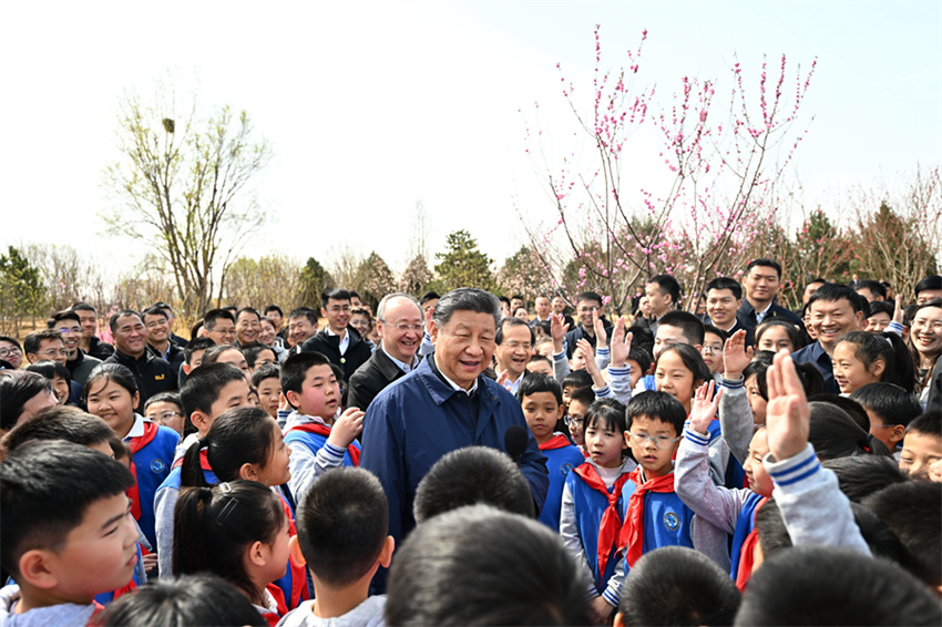 Xi Jinping enfatiza união de forças para construir Bela China
